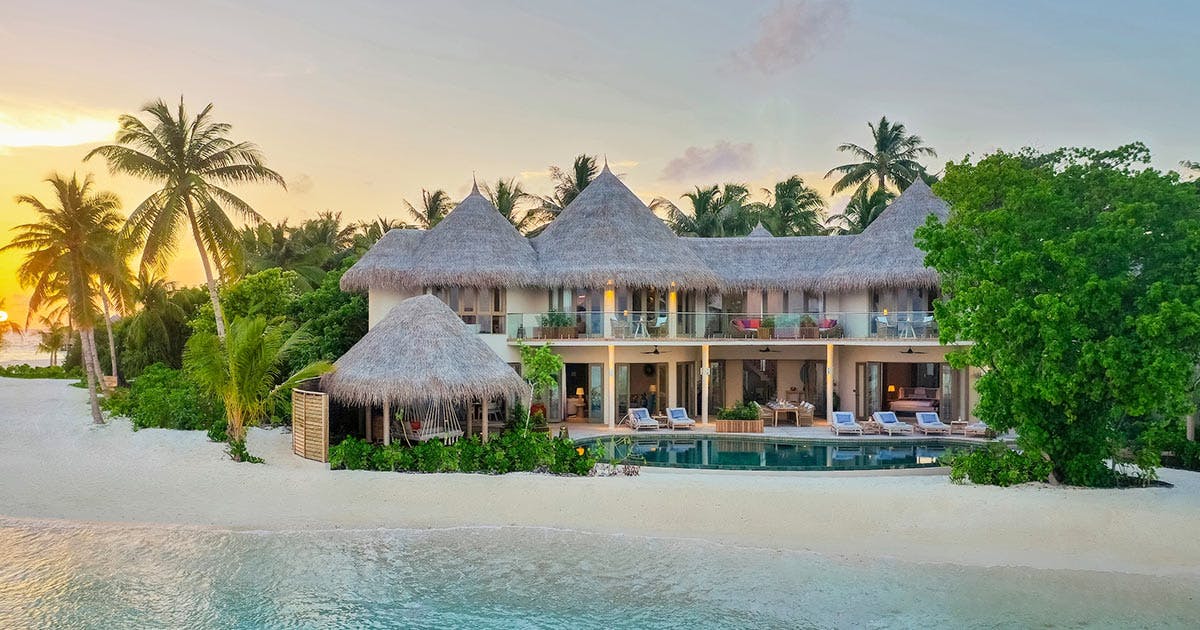 Unveiling the Maldives’ 10 Most Luxurious Beach Villas 