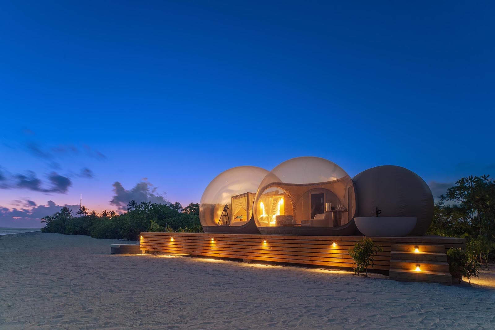 Romantic Stay at the Beach Bubble 