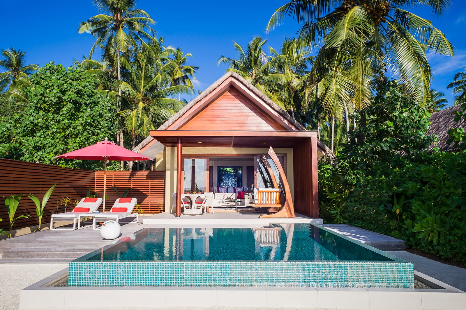 Beach Pool Villas 