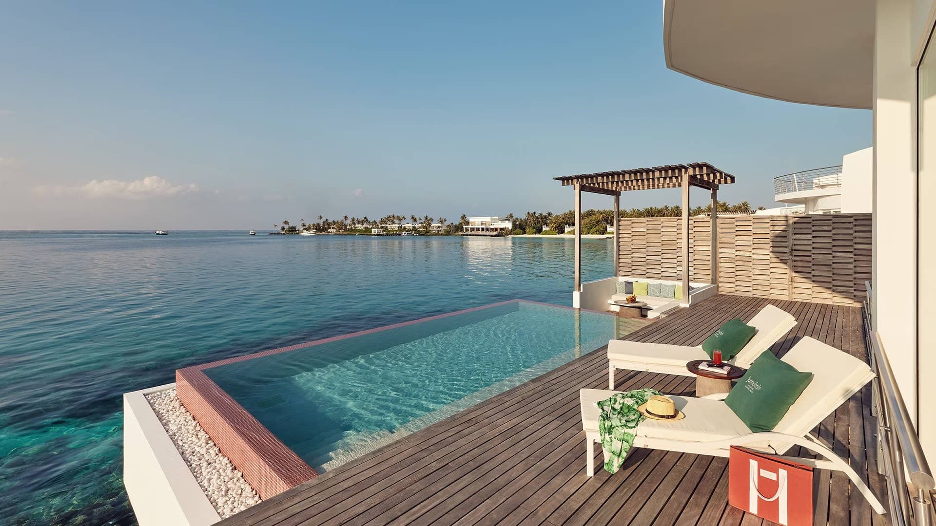  Prestige Water Villas With Pool 