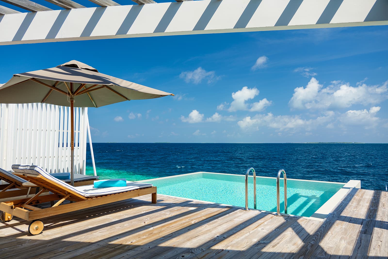 Lagoon Pool Villa