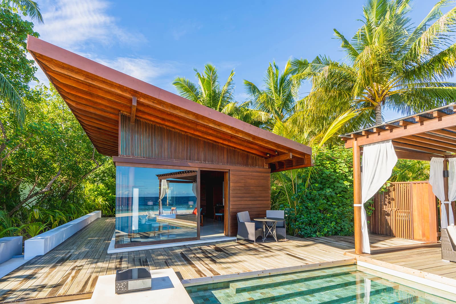 Deluxe Beach Pool Villa