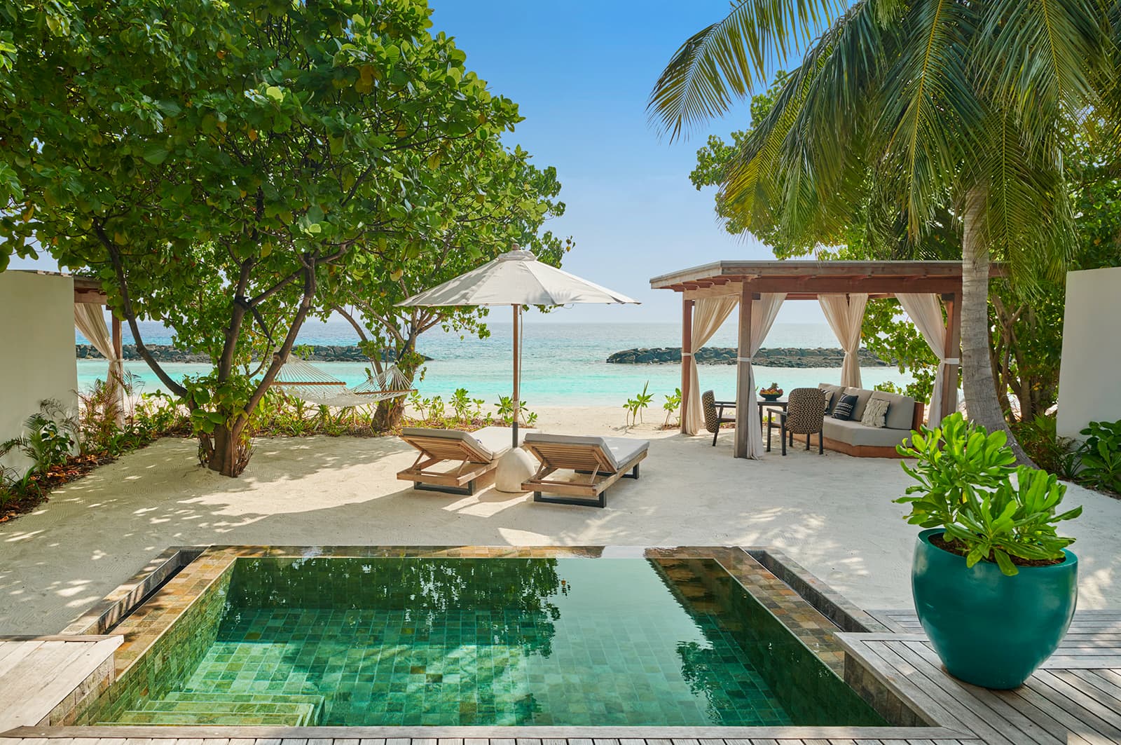 Beach Sunrise Villa With Private Pool